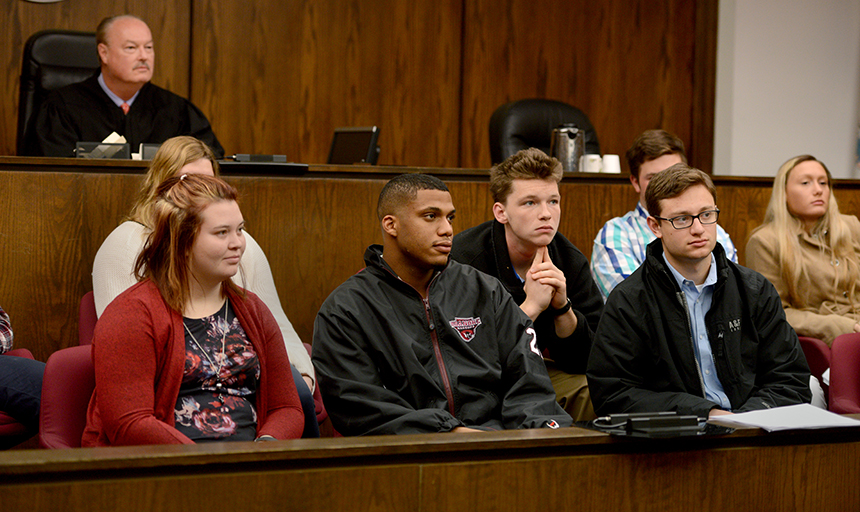 Volunteers Needed for Mock Trial