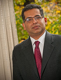 A headshot of Srikanth Mallavarapu