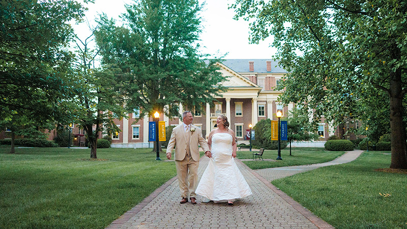 Wedding at Roanoke College's campus