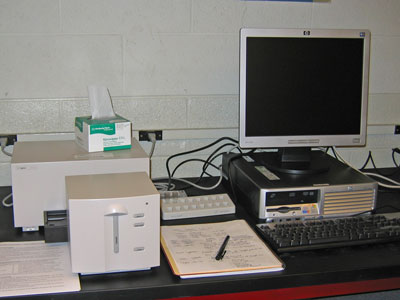 photo of the UV-visible spectrometer