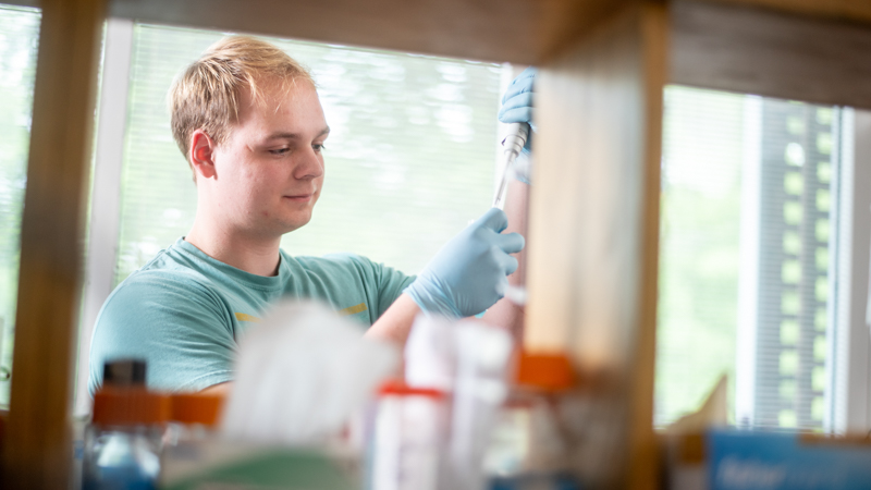 students in bio lab