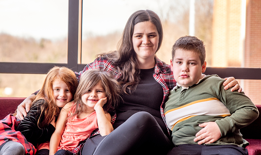 Allyson Herriges with her children 