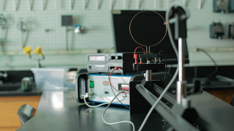 Physics Lab Equipment