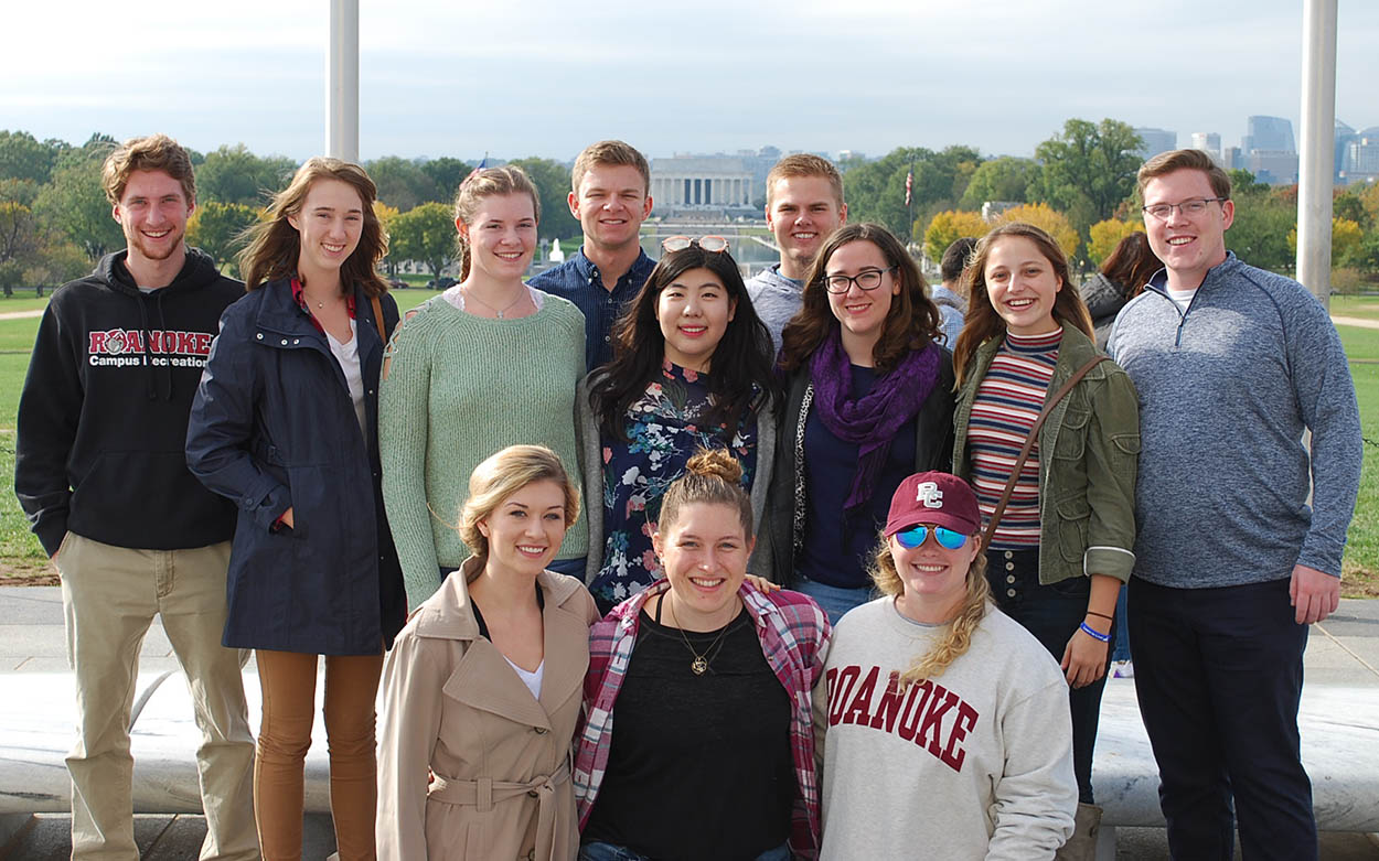 Group of Roanoke College students with the Lincoln Memorial in the background