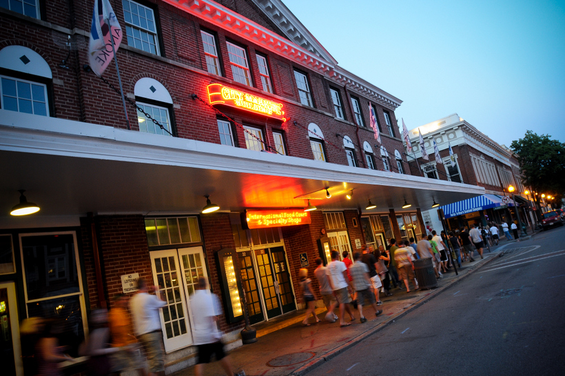 A street in downtown roanoke