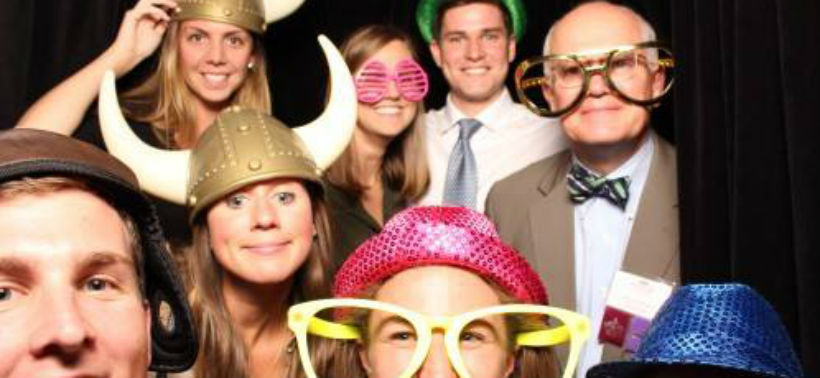 Alumni gather for a goofy picture together
