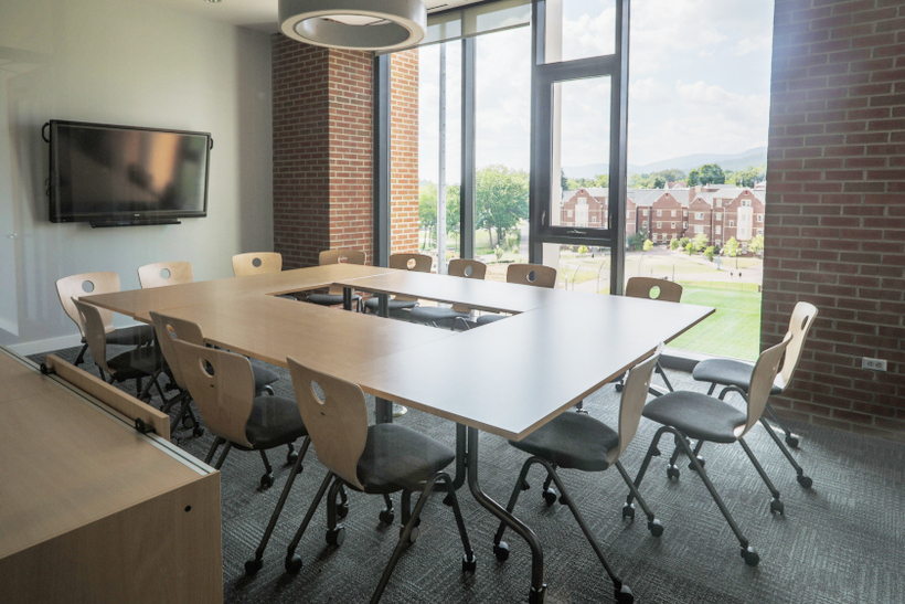 Emoty academic space in the Cregger Center