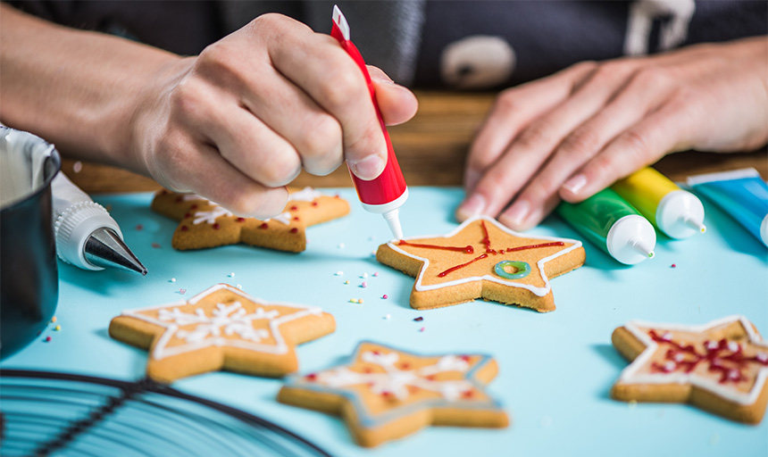 christmas cookie decorating