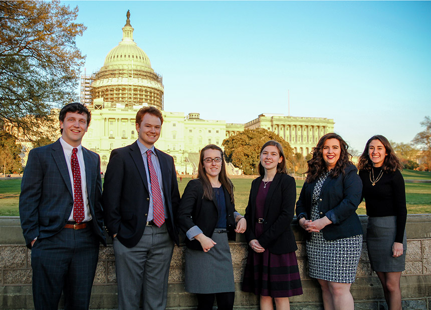 Roanoke students pose infront of D.C. Capital Building
