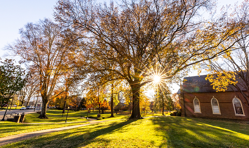 Fall beauty on Roanoke College's front quad