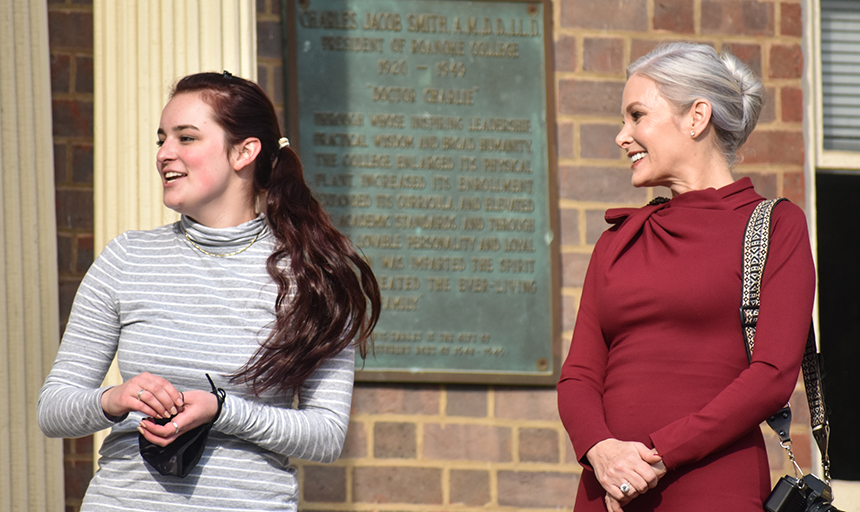 Bella Moritz '22 next to actress Monique Parent