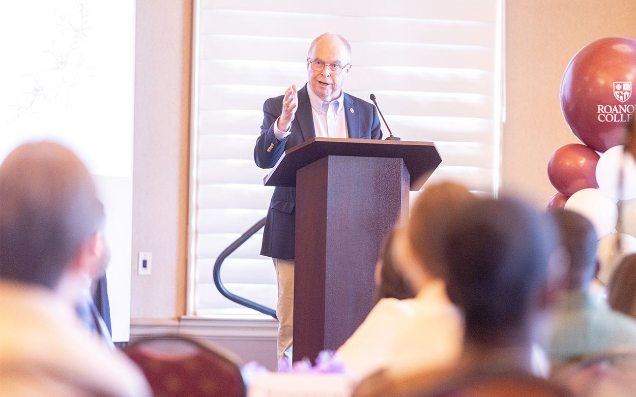 Ken Garren addresses the audience from a podium