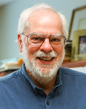 headshot of Dr. Carter