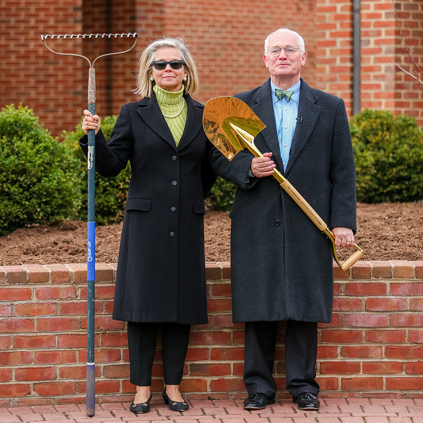 Mike and Terri Maxey - impression of American Gothic