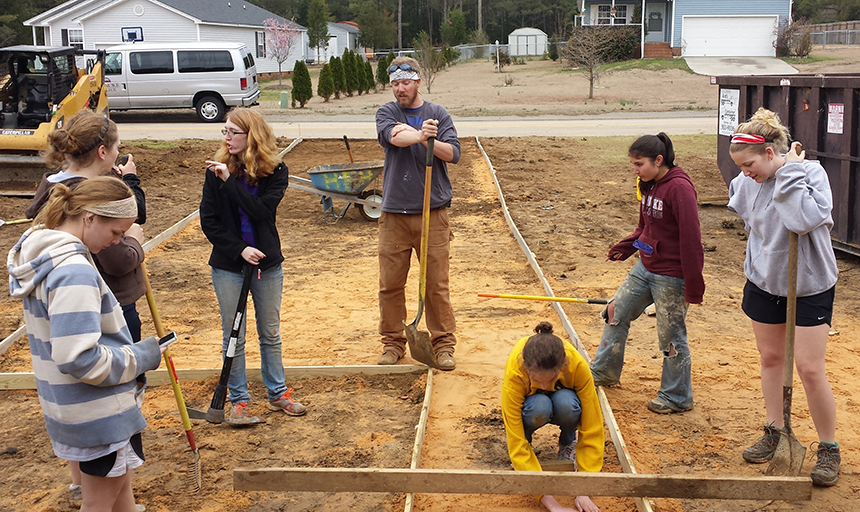 Students working with Habitat for Humanity in Columbia, South Carolina