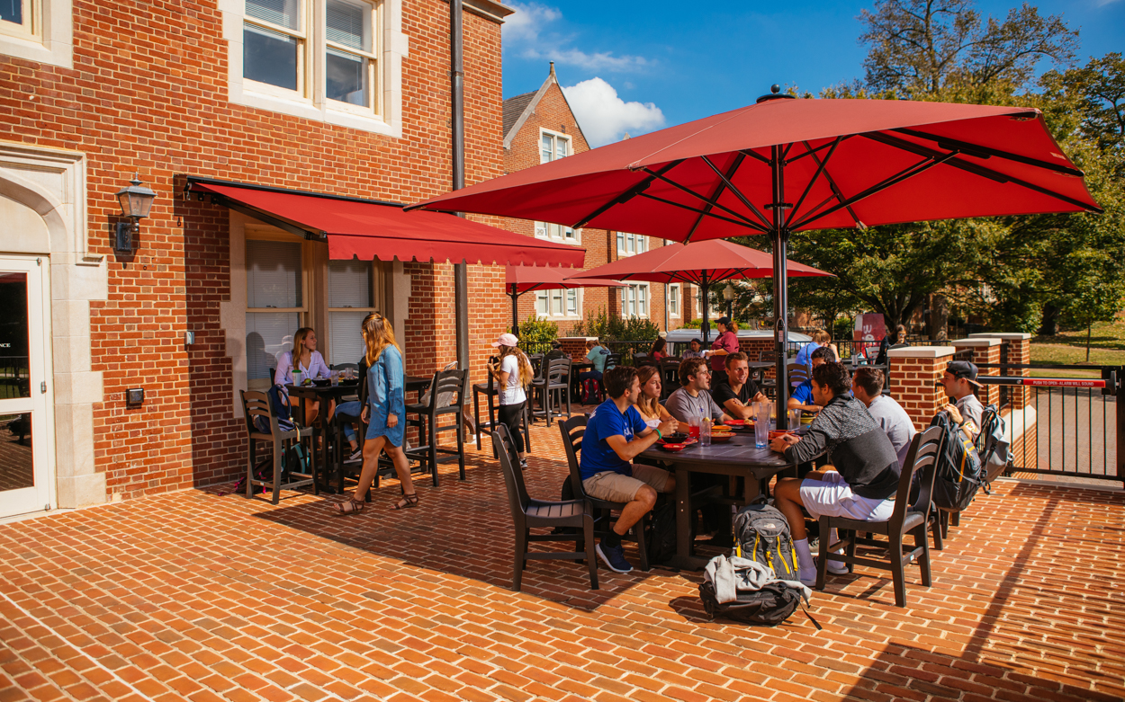 Students eating on colket patio