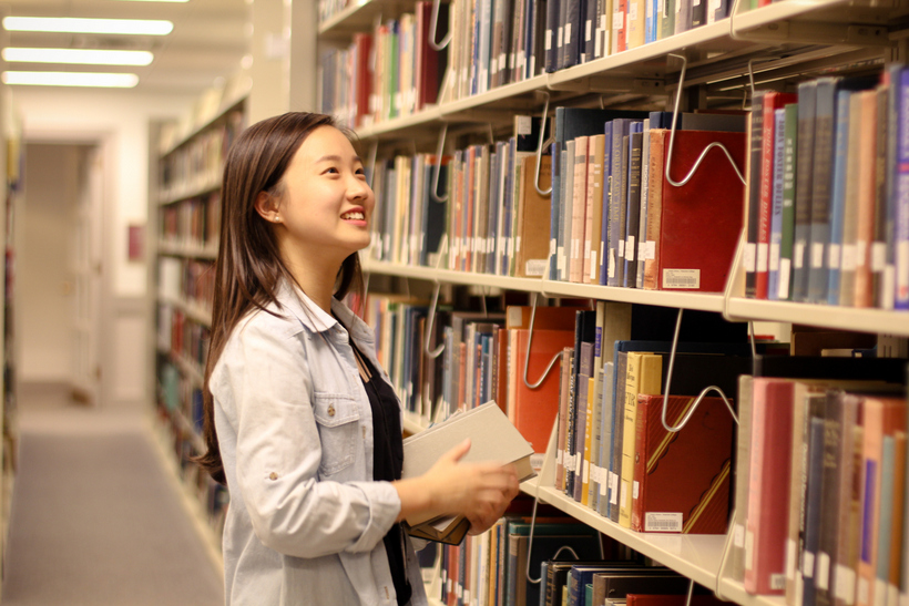 Student working in Fintel library