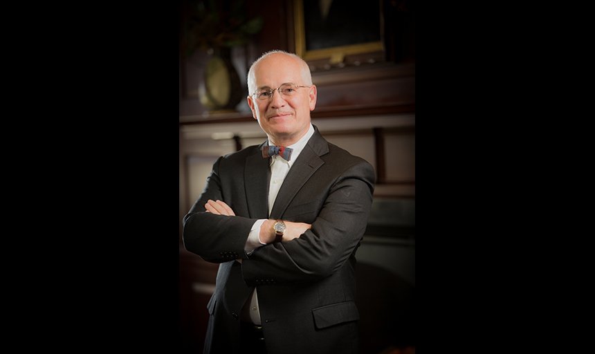 Roanoke College President Michael C. Maxey to retire in 2022
