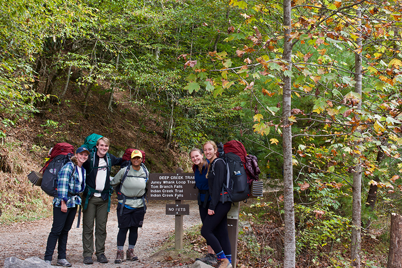 Students at the trailhead.