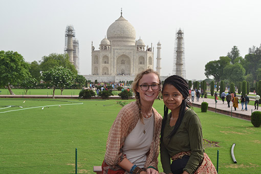 students posing in front of the Taj Mahal